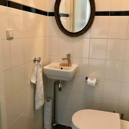 Afroditekade 68 *